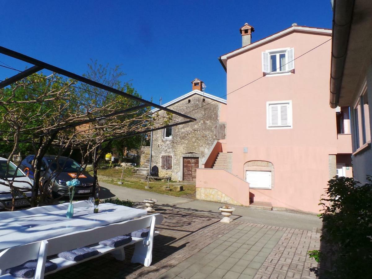 Guest House Valentino Motovun Extérieur photo